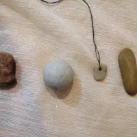 باسلام تعدادی سنگ قیمتی به فروش می رسد