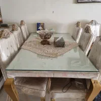 میز ناهار خوری و مبل راحتی در حد نو