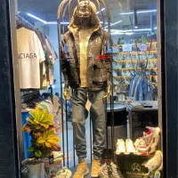 فروشنده آقا