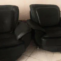 مبلمان چرم ترک در حد نو با جنس بدنه چوب روس