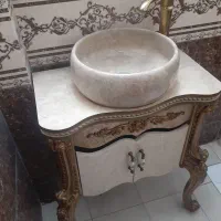 روشویی به همراه شیر روشنی
