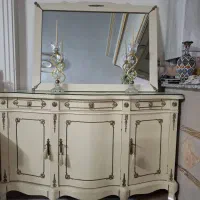 آیینه و کنسول
