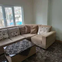 مبل و میز وسط کار کرده