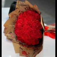 باکس و دسته گل رز روبانی که هیچوقت خراب نمیشه