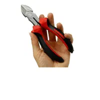فروشنده مغازه الکتریکی