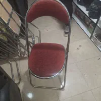 ۶۰عددصندلی و۱۰عددمیز عسلی