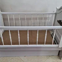 تخت کودک کاملا سالم در حد نو