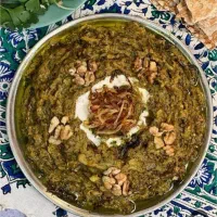 استخدام نیروی کار خانم برای پخت کشک بادمجان