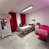 اجاره میز ناخن، تخت مژه در سالن فعال|استخدام درمانی، زیبایی، بهداشتی|تهران, عباسآباد|دیوار