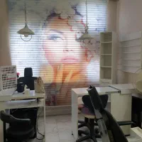 اجاره-اتاق-میز-ناخن-صندلی-برای-آرایشگر-ومژه
