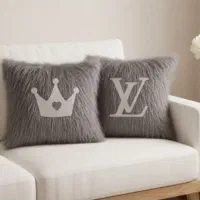 کوسن خزدار فانتزی نقره ای