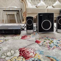 دی ویدی|پخش‌کننده DVD و ویدیو|رباط‌کریم, رباط‌کریم|دیوار