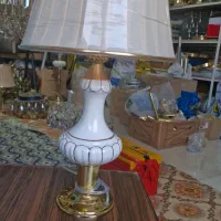 آباژور  رومیزی مدرن و زیبا