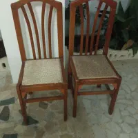 دوعددصندلی چوبی ومحکم