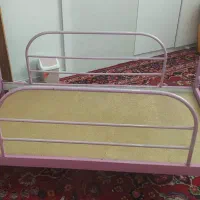 تخت خواب فلزی سالم