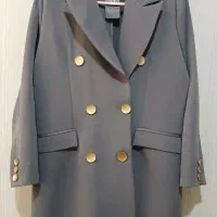 تعدادی  لباس و پالتو  نو و در حد نو