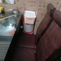 لوستر و میز ناهارخوری و ۴تا صندلی|میز و صندلی غذاخوری|لاهیجان, مهرگان|دیوار