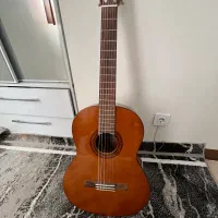 گیتار اصل یاماها c40 با وسایل