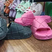 دمپایی سرویس و حمام