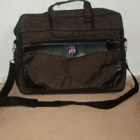 کیف  دانشگاه  با جای لپتاپ