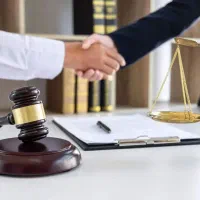 وکیل پایه یک دادگستری