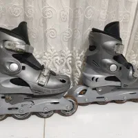 اسکیت سالم .خیلی استفاده نشده چرخ ها سالم