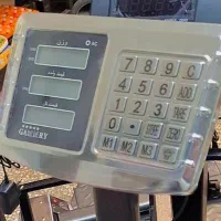 فروشگاه ترازو ۱۸۰ و ۳۵۰ کیلویی (تاشو ۶ رقم) باسکول|فروشگاه و مغازه|اصفهان, خواجه عمید|دیوار
