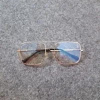 عینک غیرطبی