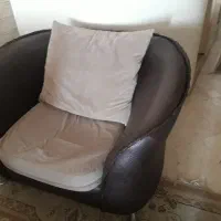 مبل راحتی ومیز ناهارخوری