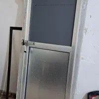 در سرویس بهداشتی آلومینیومی