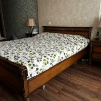تخت وتشک  و میز ارایش وکنسول و اینه و پا تختی ۲عدد|تخت و سرویس خواب|تهران, اوین|دیوار