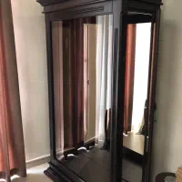 ویترین شیشه ای