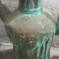 آفتابه مسی قدمتدار|کلکسیون اشیاء عتیقه|رشت, دباغیان|دیوار