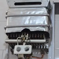 یک دستگاه آبگرمکن سوزان در حد نو