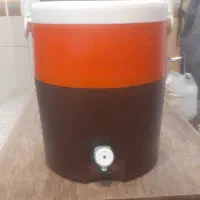 کلمن اب ۱۵ لیتری قدیمی|ظروف نگهدارنده، پلاستیکی، یک‌بارمصرف|یزد, |دیوار