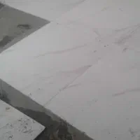 بنای کاشی سرامیک خرده کاری بین کابینت سیمان کاری