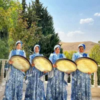 اجرای زنده دف نوازی و نیانبان توسط بانوان هنرمند