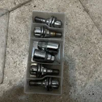 قفل رینگ چرخ (خانواده سیستم ایران خودرو) پژو و دنا