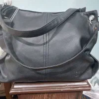 کیف  بزرگ وجادار|کیف، کفش، کمربند|اصفهان, خانه اصفهان|دیوار