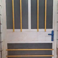 در آهنی بدون چارچوب