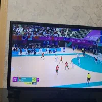 تلوزیون ۳۲ اینچ سامسونگ اصل کره با میز تلوزیون