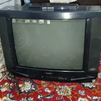 میز تلویزیون و تلویزیون