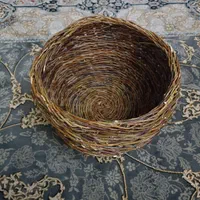 سبد حصیری دست بافت