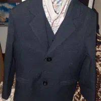 یک ست کامل کت شلوار پسرانه