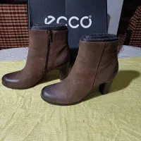 نیم بوت وکفش