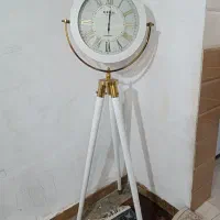 ساعت ایستاده