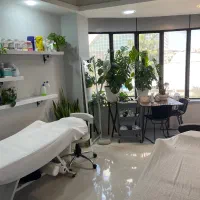 اجاره اتاق در سالن زیبایی|خدمات آرایشگری و زیبایی|رشت, گلسار|دیوار