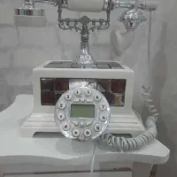 تلفن و میز تلفن