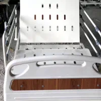 تخت بیمارستانی بیمار