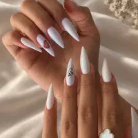 کاشت ناخن حرفه‌ای ،۳۰٪ تخفیف ویژه
